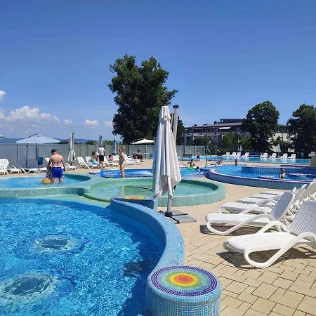 Apartament In 45329 *