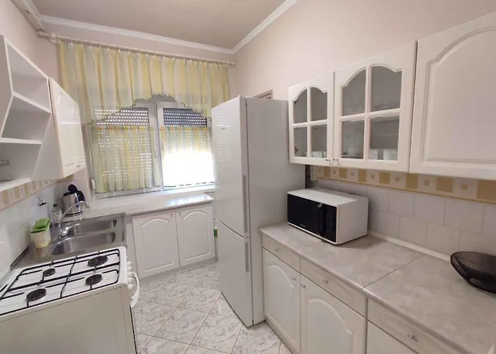 In 45329 * Balatonszárszó