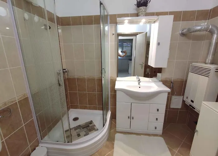 Apartament In 45329 *